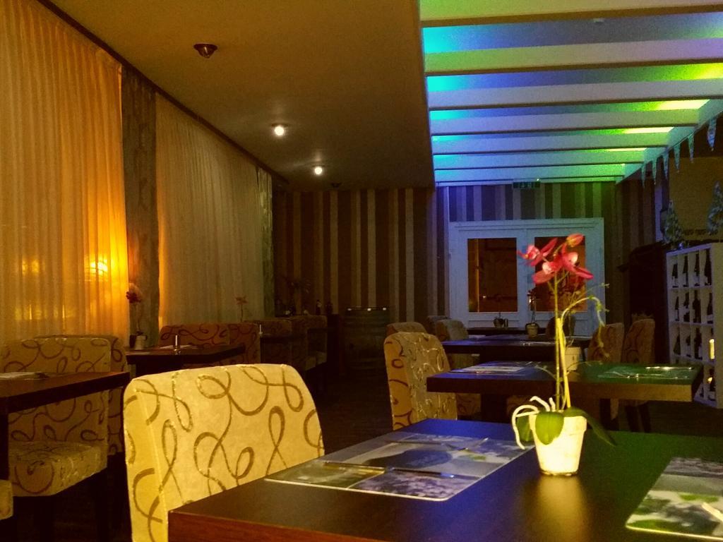 Abant Hotel Frankfurt 오베르츠하우젠 외부 사진