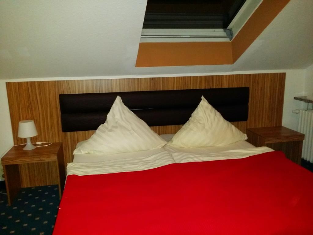 Abant Hotel Frankfurt 오베르츠하우젠 외부 사진