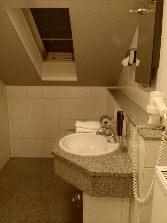 Abant Hotel Frankfurt 오베르츠하우젠 외부 사진