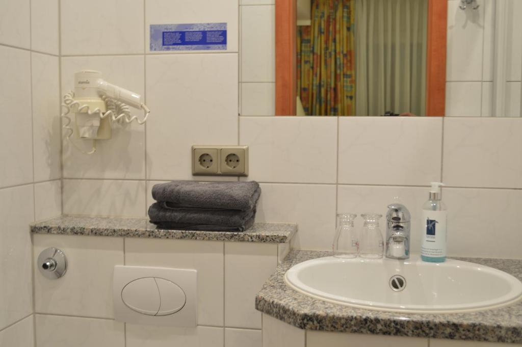 Abant Hotel Frankfurt 오베르츠하우젠 객실 사진