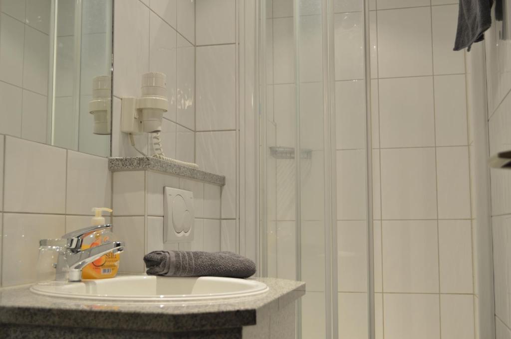 Abant Hotel Frankfurt 오베르츠하우젠 객실 사진