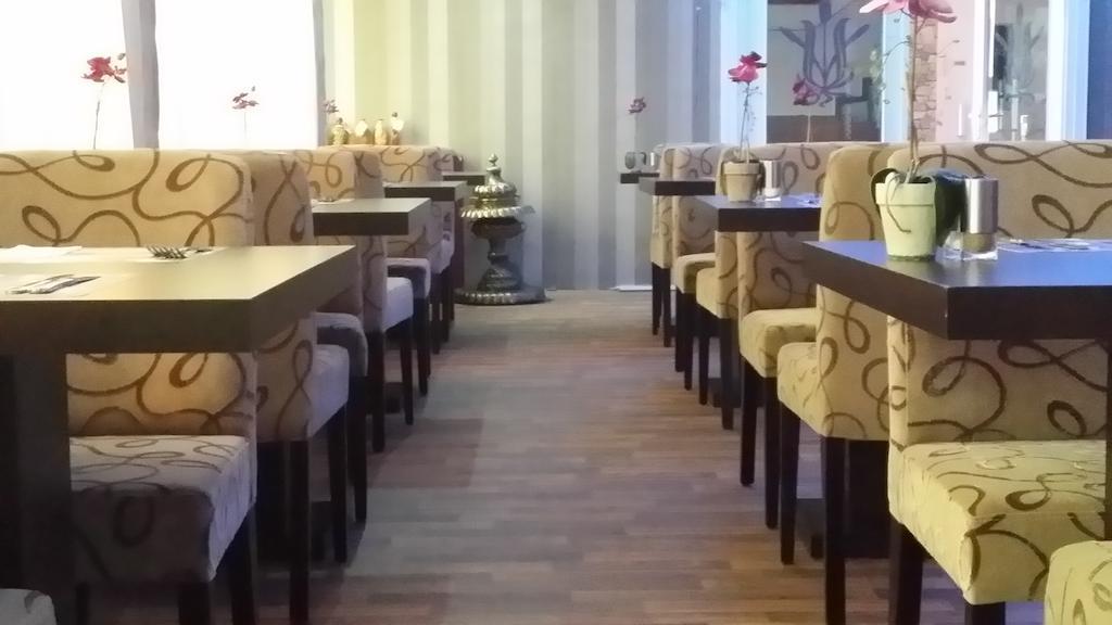 Abant Hotel Frankfurt 오베르츠하우젠 외부 사진