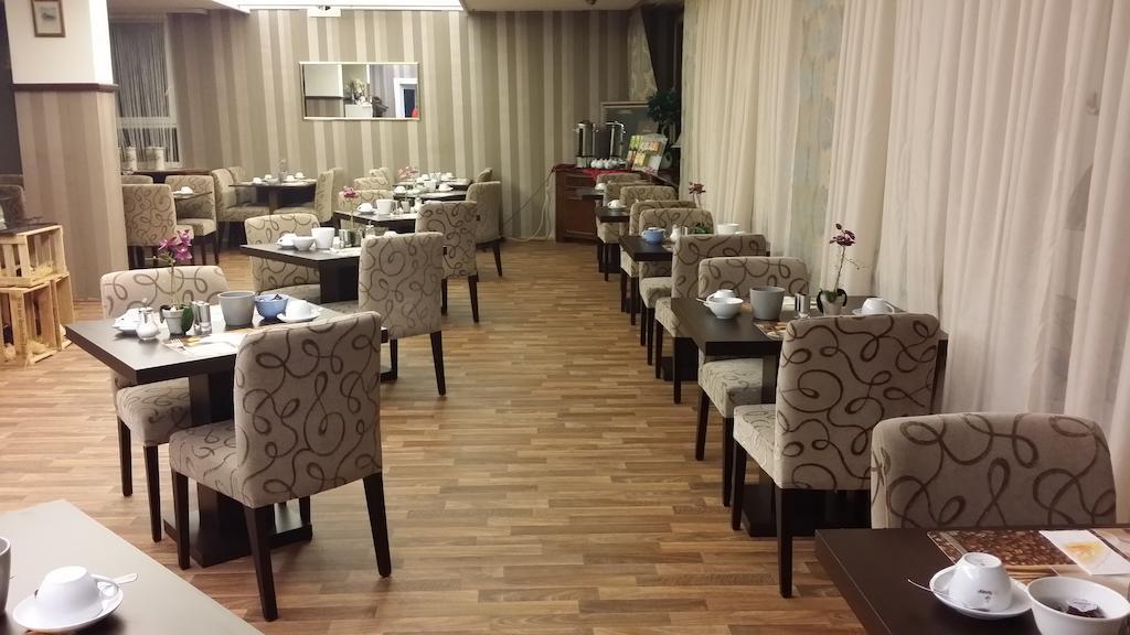 Abant Hotel Frankfurt 오베르츠하우젠 외부 사진